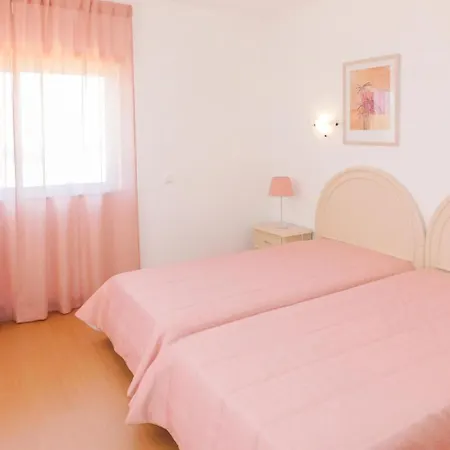 Holiday home Holiday Amendoeiras